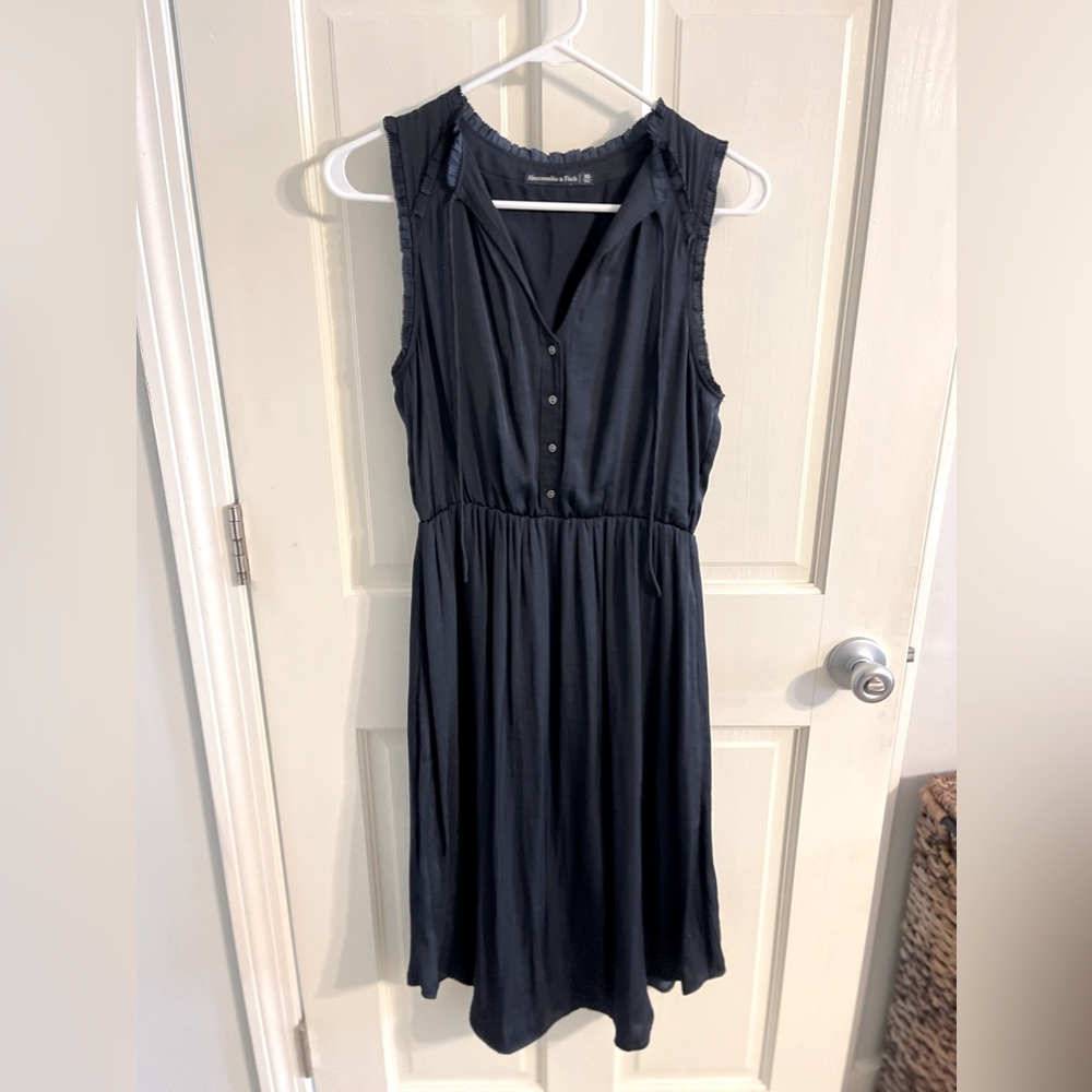 Silky A&F sleeveless midi dress